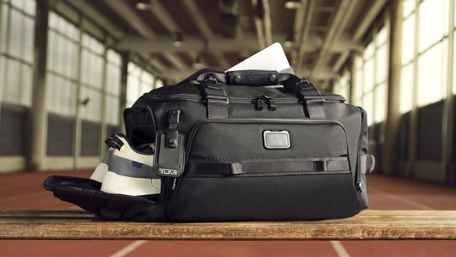 TUMI Review Premium Luggage Worth $400–$1,000+?