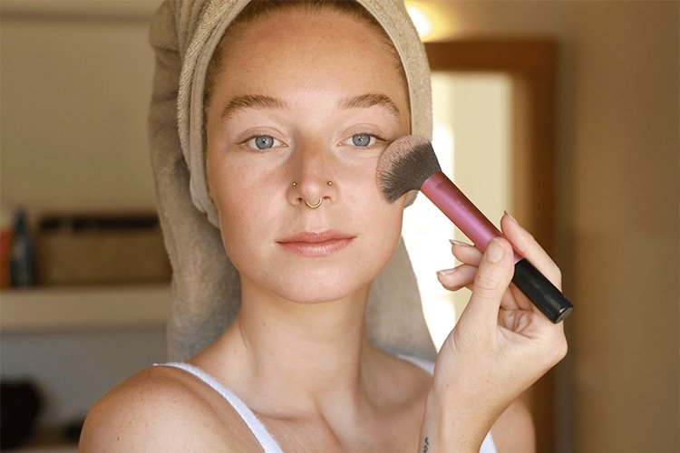 How to choose the right wardrobe color for your skin tone.