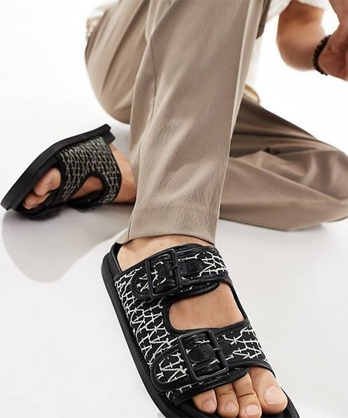 Canvas buckle sandals