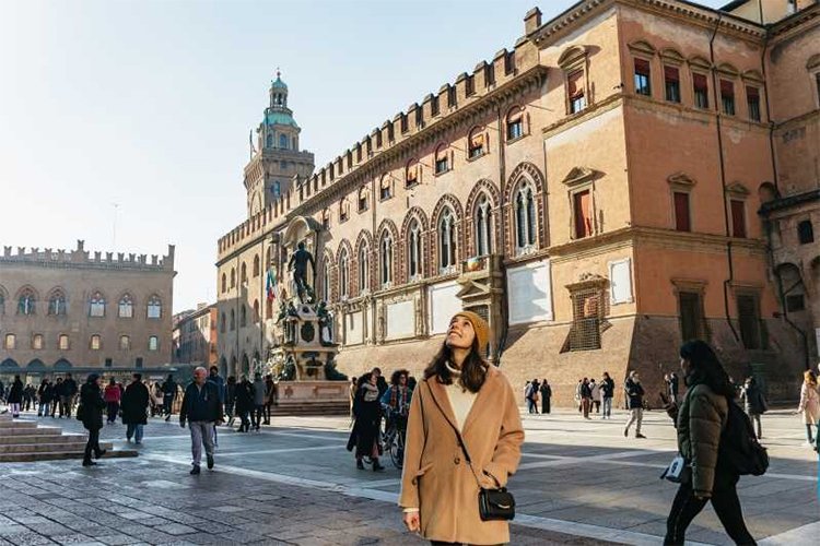 THE BEST WALKING TOURS IN BOLOGNA